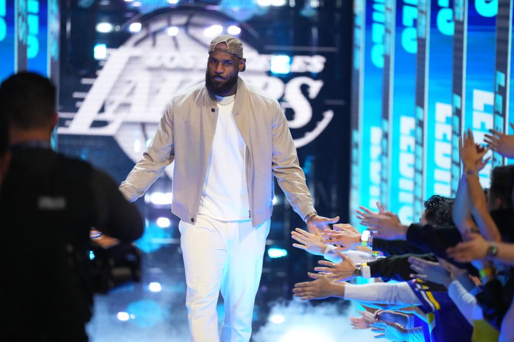 名高度依赖 名高度依赖