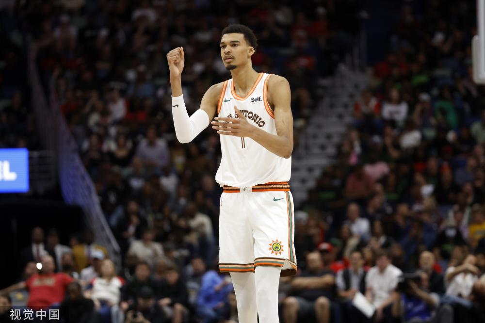 的焦点在于 的焦点在于