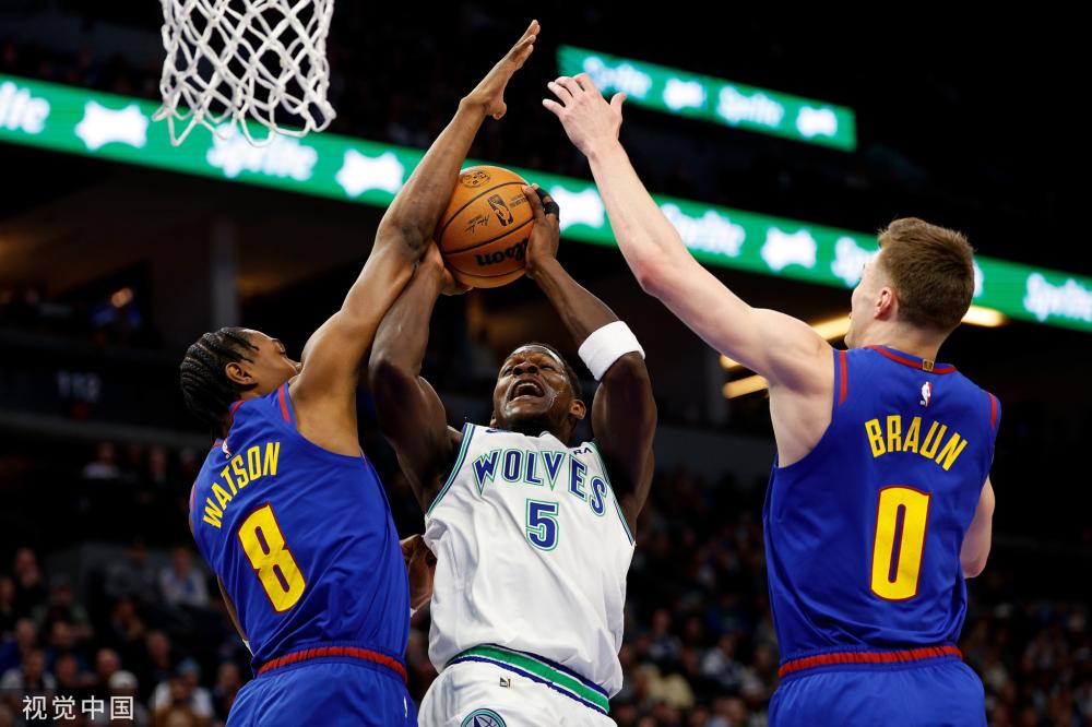 他提前两步 他提前两步