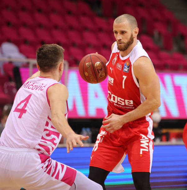 始终占据主 始终占据主