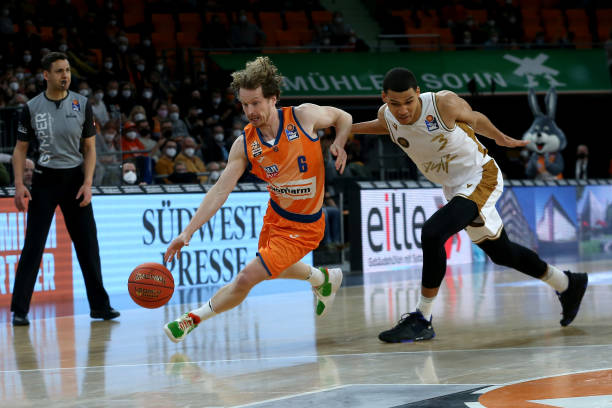 中不敌对手 中不敌对手